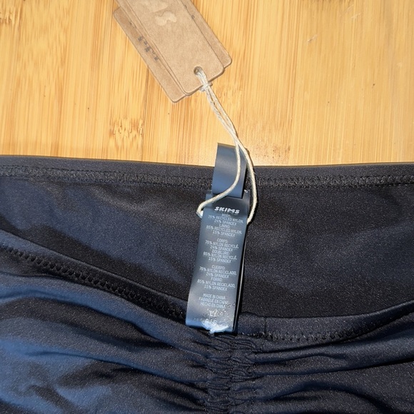 SKIMS Swim Ruched Mini Skirt in Onyx NEW - Picture 10 of 13